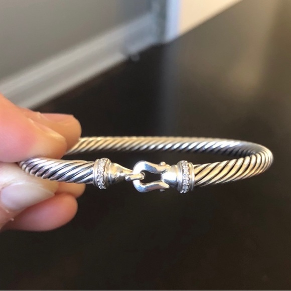 Re poshing because I’m a size small in David yurman and this is a medium. - Picture 3 of 4